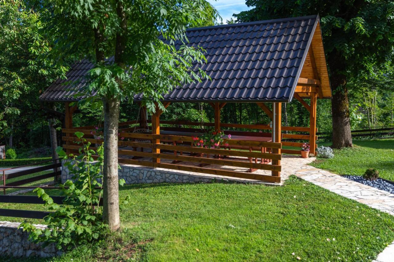 Apartment Sara Раковица Екстериор снимка