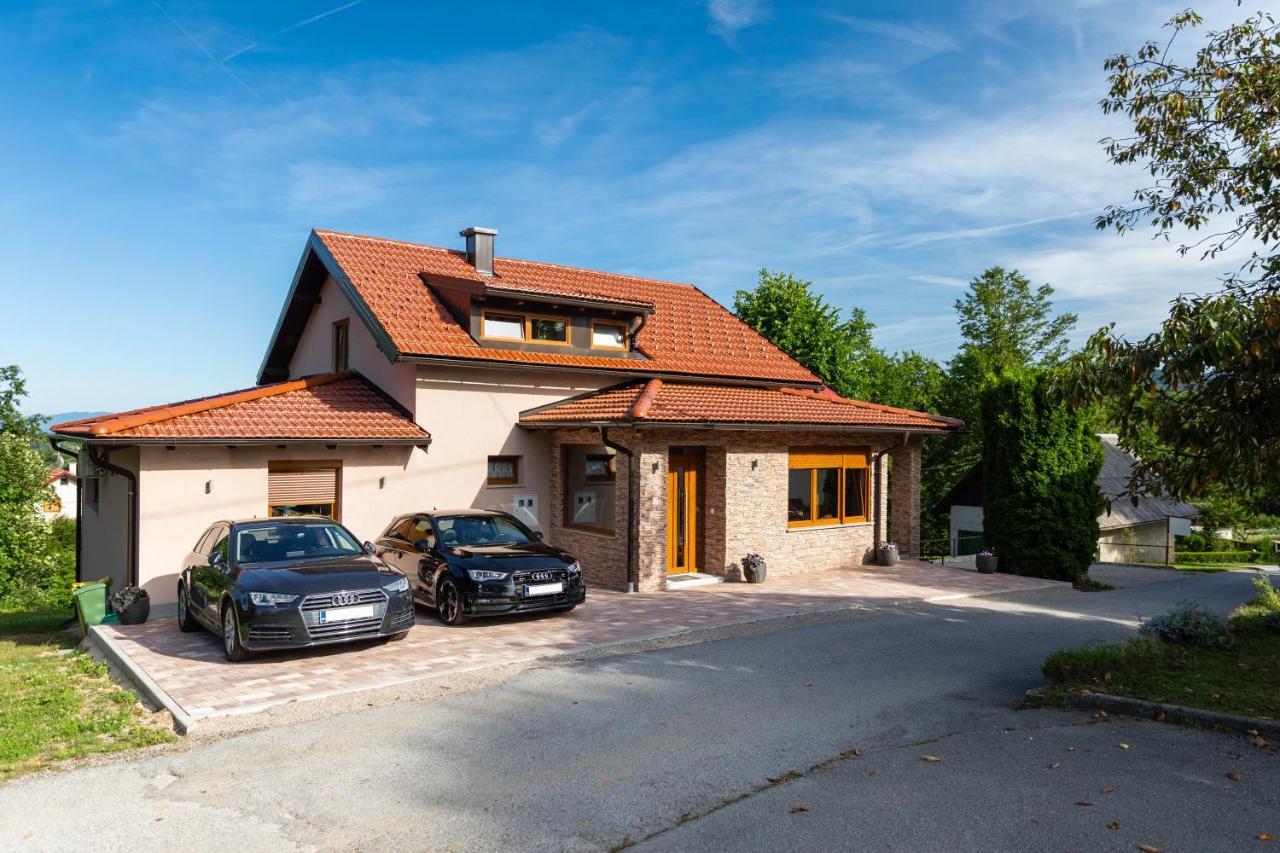 Apartment Sara Раковица Екстериор снимка