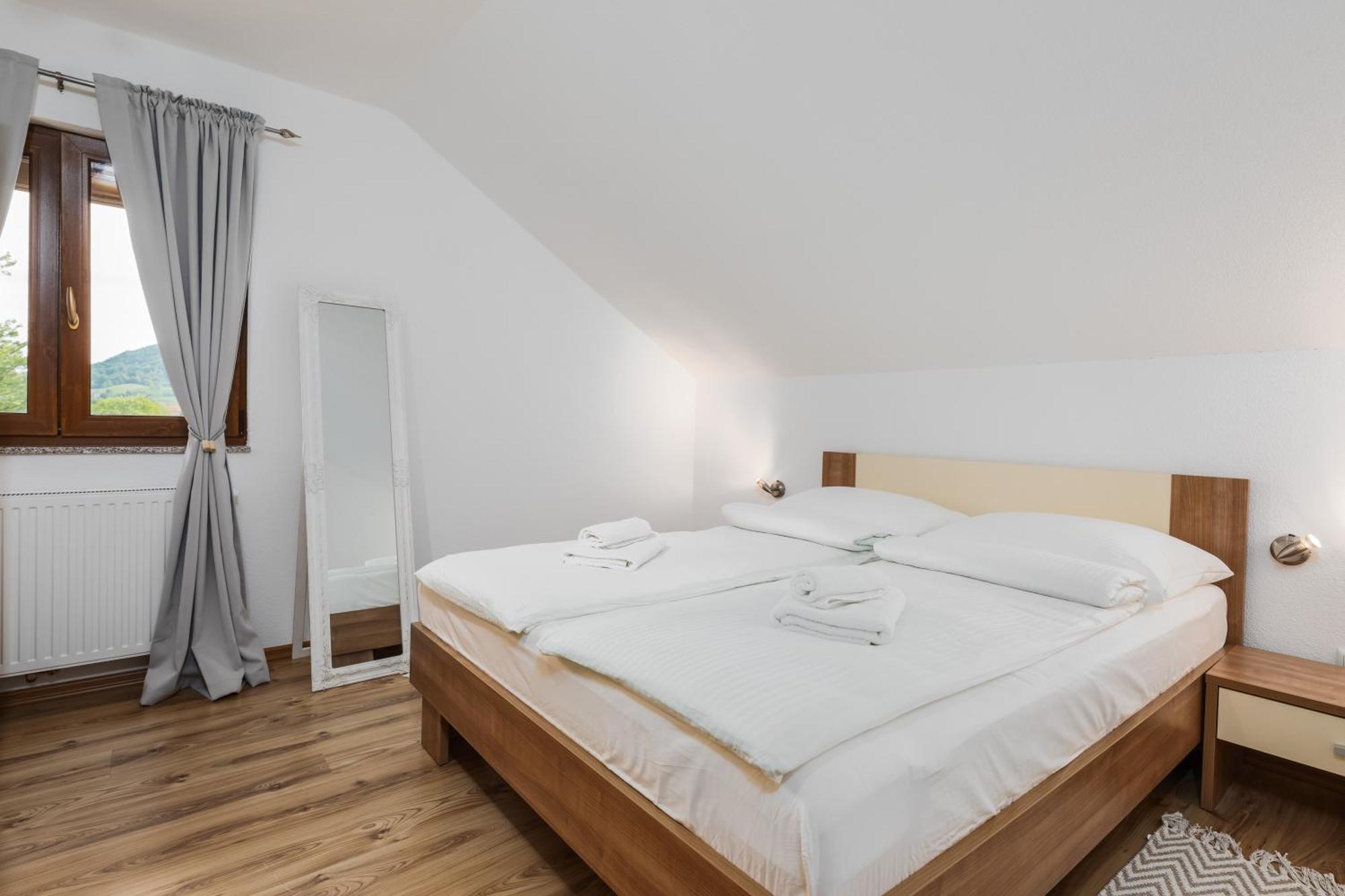 Apartment Sara Раковица Екстериор снимка