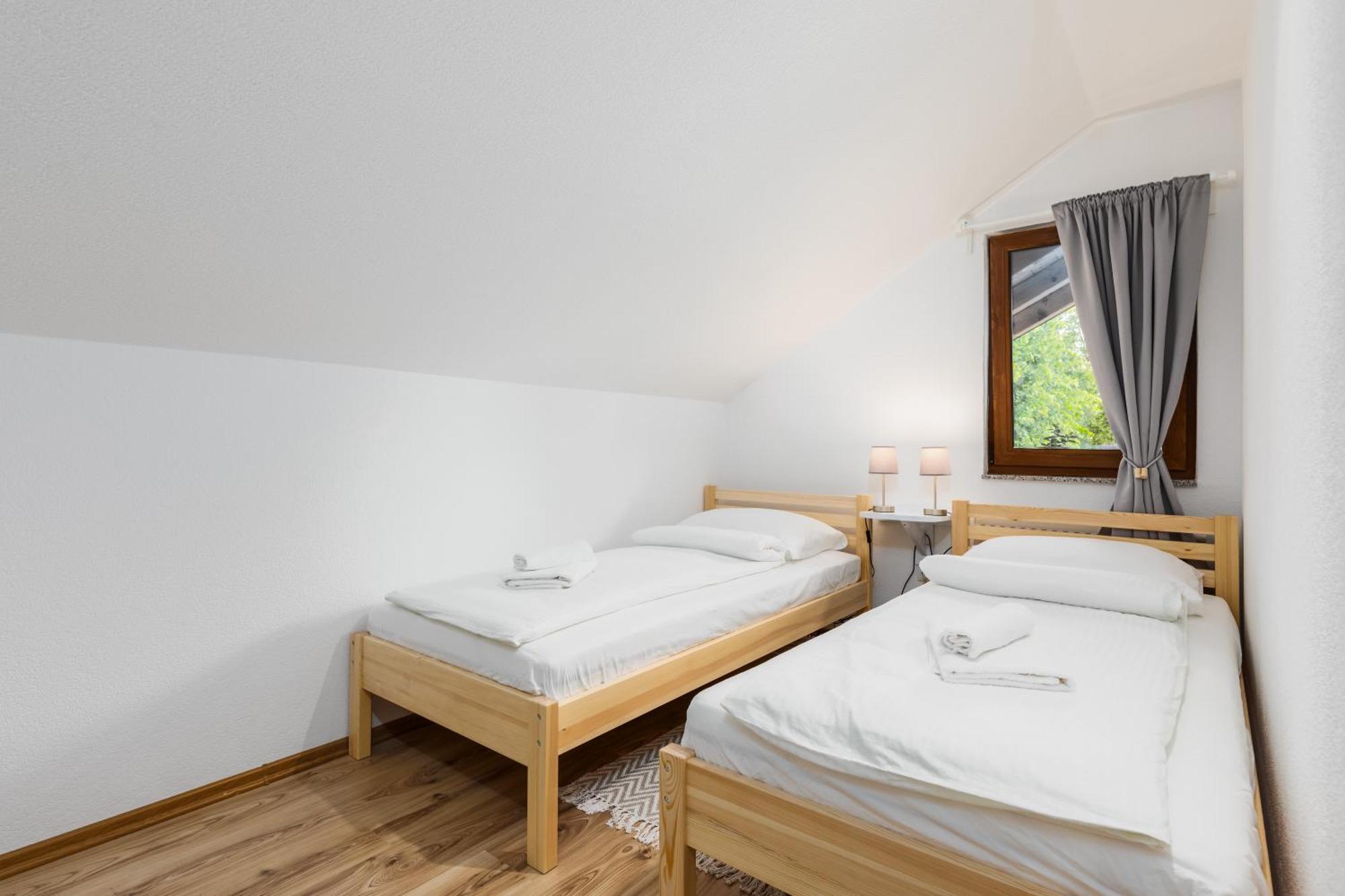 Apartment Sara Раковица Екстериор снимка