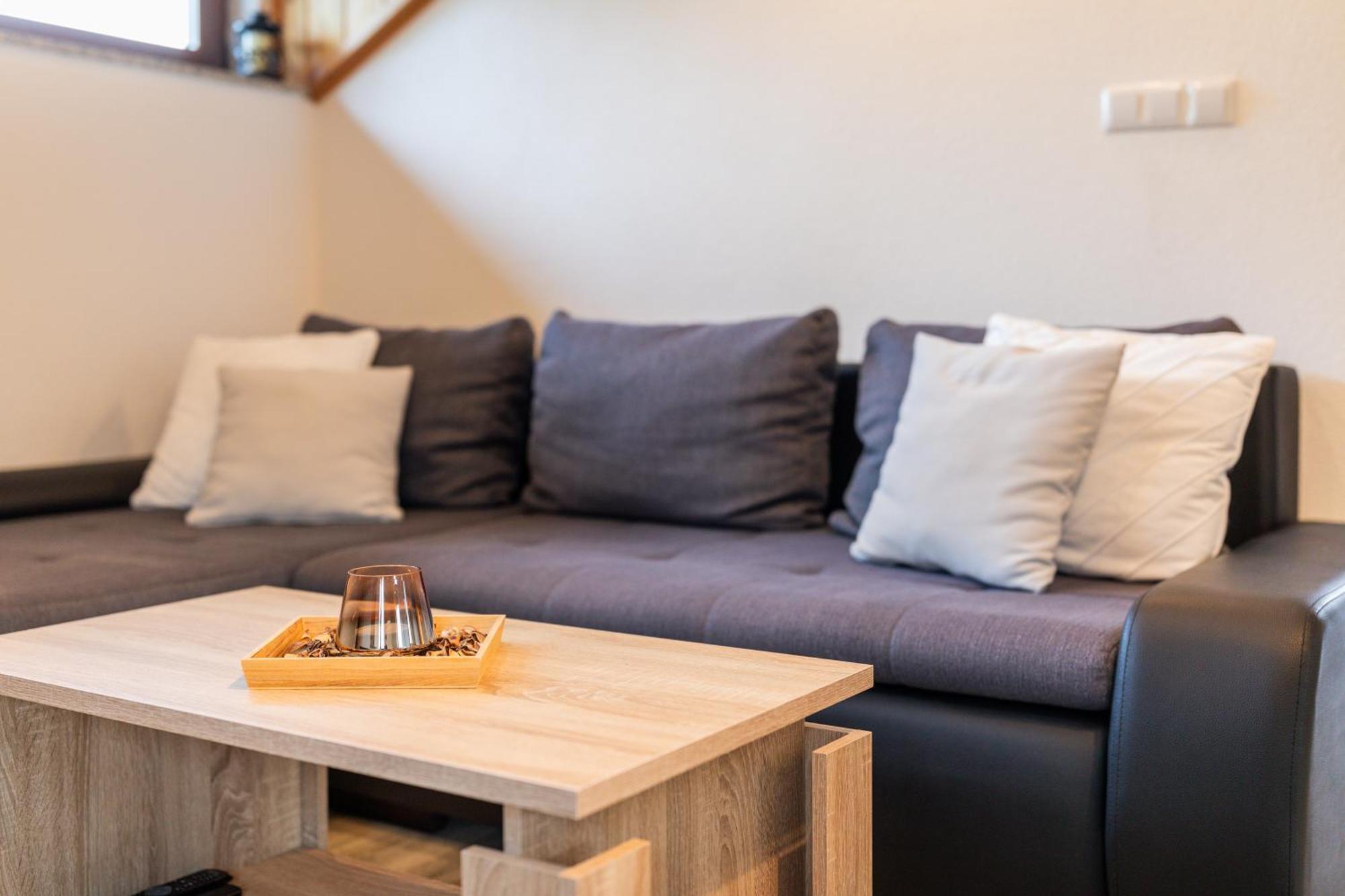 Apartment Sara Раковица Екстериор снимка