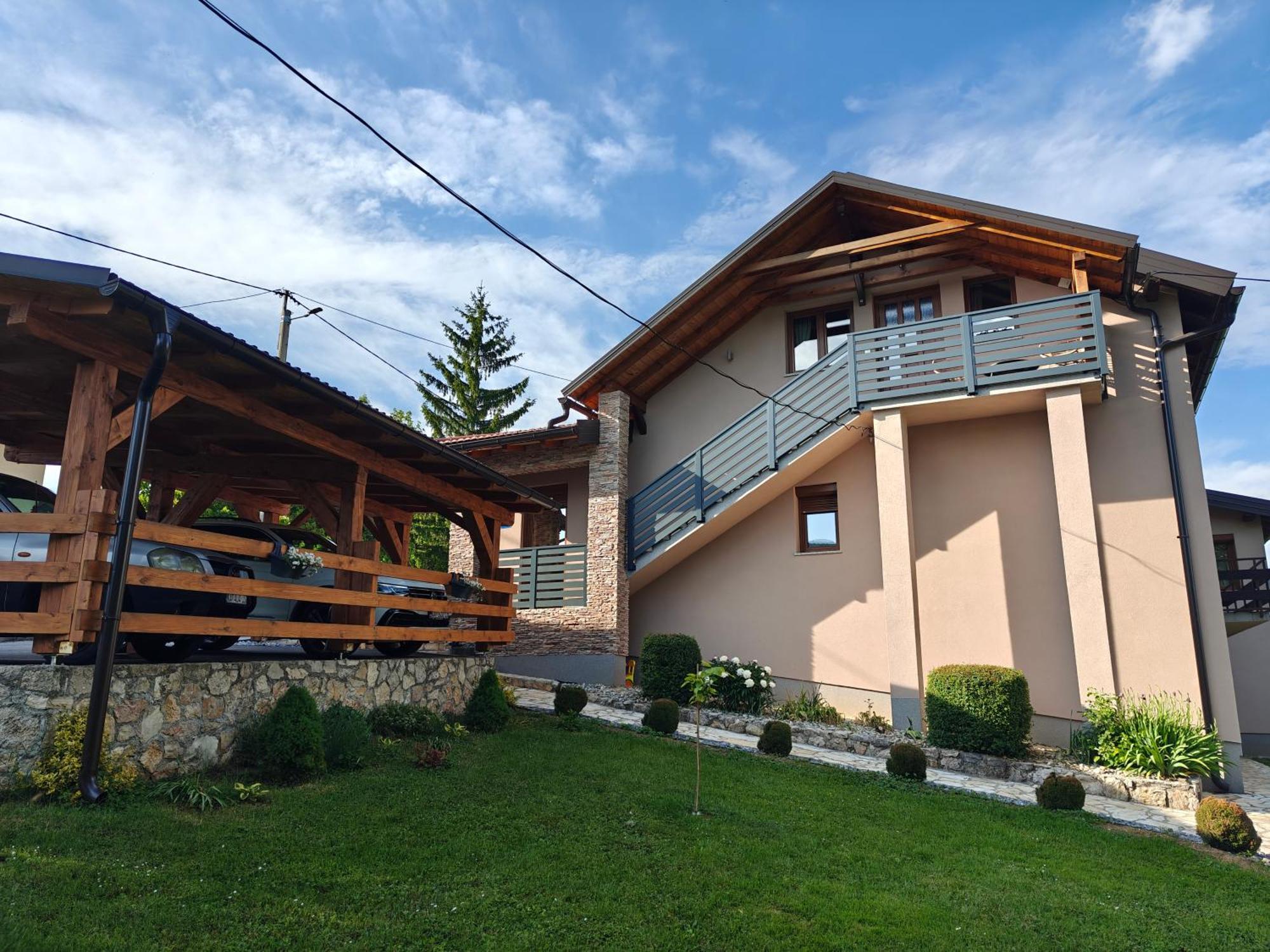 Apartment Sara Раковица Екстериор снимка